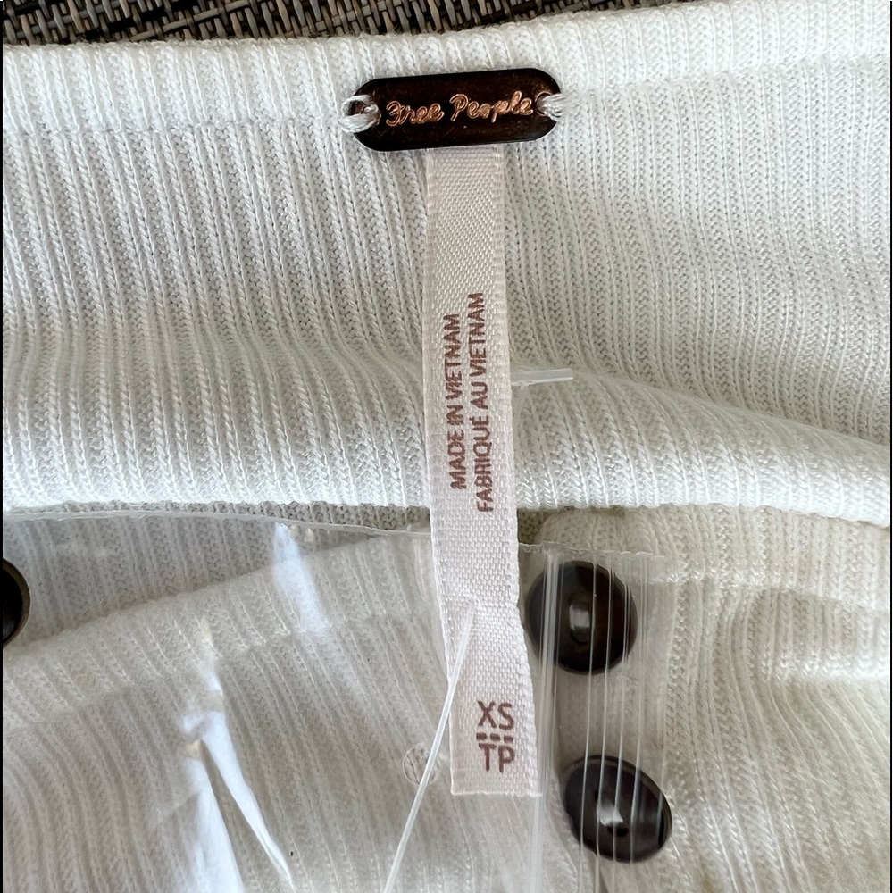 NWT Free People Devin Textured Top Blouse Ivory Size XS-S - Picture 11 of 13